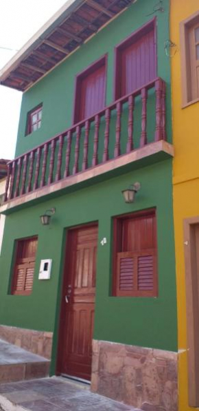 Casa mobiliada e com três suítes no centro de Lençóis